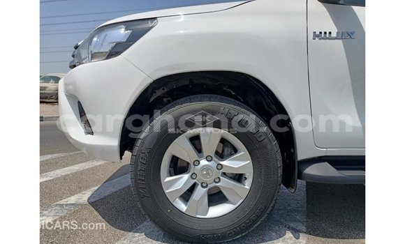 Sayi Imported Toyota Hilux White Mota in Import - Dubai a Ashanti Sayi Imported Toyota Hilux White Mota in Import - Dubai a Ashanti