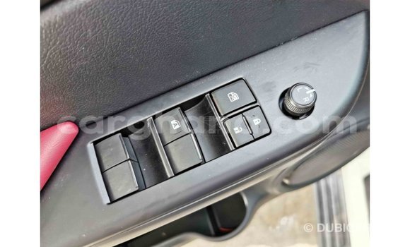 Sayi Imported Toyota Hilux White Mota in Import - Dubai a Ashanti Sayi Imported Toyota Hilux White Mota in Import - Dubai a Ashanti