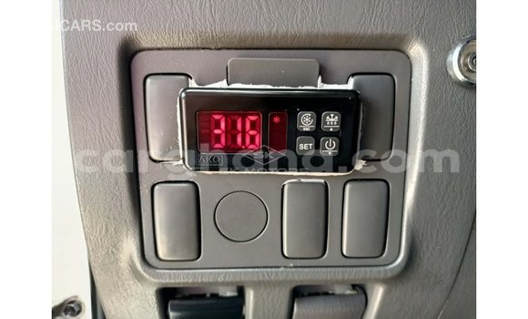 Sayi Imported Toyota Hilux White Mota in Import - Dubai a Ashanti Sayi Imported Toyota Hilux White Mota in Import - Dubai a Ashanti