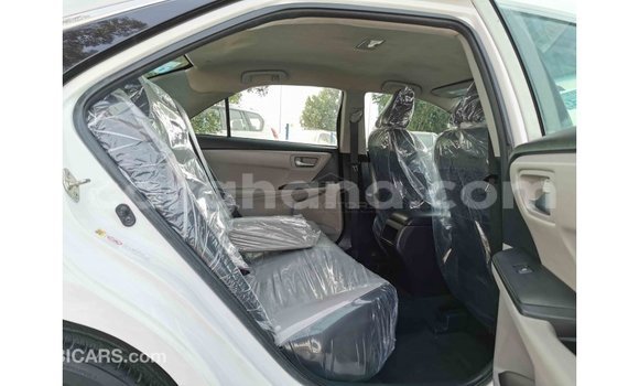Ra Imported Toyota Camry funfun Ọkọ̀ in Import - Dubai ni Ashanti Ra Imported Toyota Camry funfun Ọkọ̀ in Import - Dubai ni Ashanti