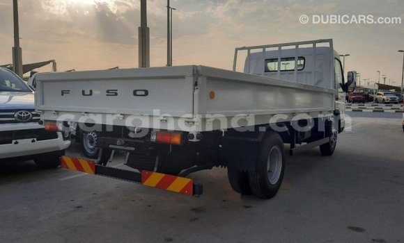 Buy Import Mitsubishi Carisma White Car in Import - Dubai in Ashanti Buy Import Mitsubishi Carisma White Car in Import - Dubai in Ashanti