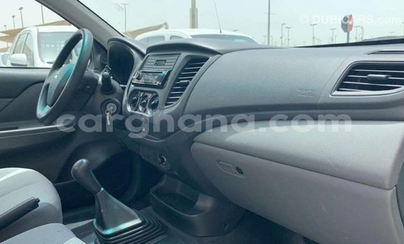 Ra Imported Mitsubishi L200 funfun Ọkọ̀ in Import - Dubai ni Ashanti Ra Imported Mitsubishi L200 funfun Ọkọ̀ in Import - Dubai ni Ashanti