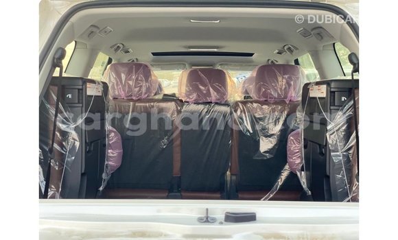 Buy Import Toyota Land Cruiser White Car in Import - Dubai in Ashanti Buy Import Toyota Land Cruiser White Car in Import - Dubai in Ashanti
