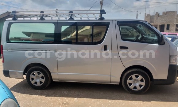Sayi Na hannu Toyota Hiace Azurfa Mota in Accra a Greater Accra Sayi Na hannu Toyota Hiace Azurfa Mota in Accra a Greater Accra