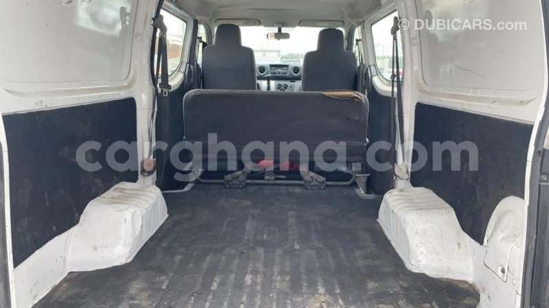 Big with watermark nissan urvan ashanti import dubai 25547