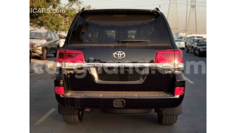 Big with watermark toyota land cruiser ashanti import dubai 25563