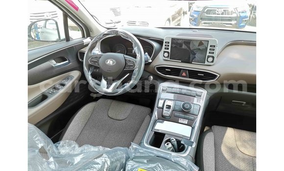 Sayi Imported Hyundai Santa Fe White Mota in Import - Dubai a Ashanti Sayi Imported Hyundai Santa Fe White Mota in Import - Dubai a Ashanti