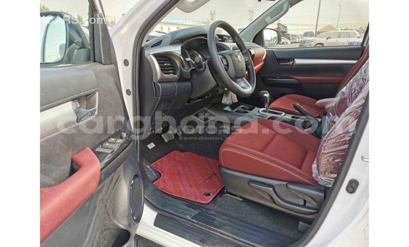 Sayi Imported Toyota Hilux White Mota in Import - Dubai a Ashanti Sayi Imported Toyota Hilux White Mota in Import - Dubai a Ashanti