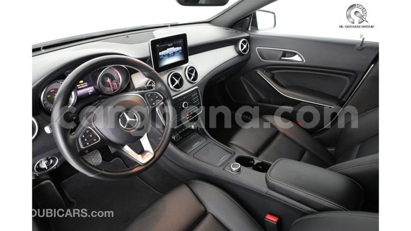 Big with watermark mercedes benz a200 ashanti import dubai 25582