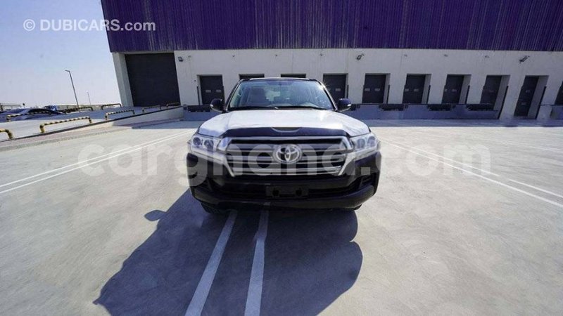 Big with watermark toyota land cruiser ashanti import dubai 25598