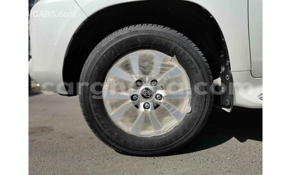Buy Import Toyota Land Cruiser White Car in Import - Dubai in Ashanti Buy Import Toyota Land Cruiser White Car in Import - Dubai in Ashanti
