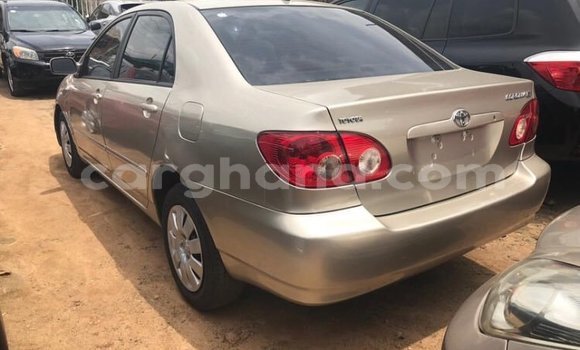Sayi Na hannu Toyota Corolla Brown Mota in Sekondi a Yamma