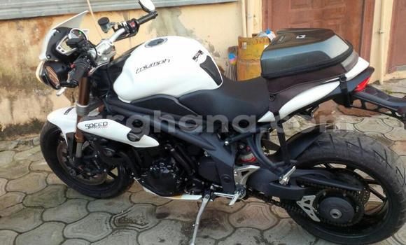 Buy Used Triumph Speed Triple 900 White Bike in Sekondi in Western