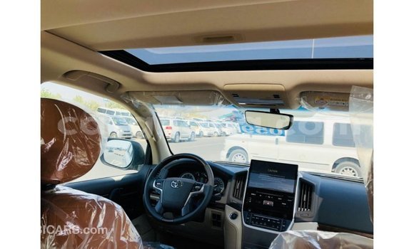Buy Import Toyota Land Cruiser White Car in Import - Dubai in Ashanti Buy Import Toyota Land Cruiser White Car in Import - Dubai in Ashanti