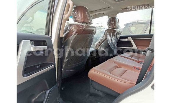 Buy Import Toyota Land Cruiser White Car in Import - Dubai in Ashanti Buy Import Toyota Land Cruiser White Car in Import - Dubai in Ashanti