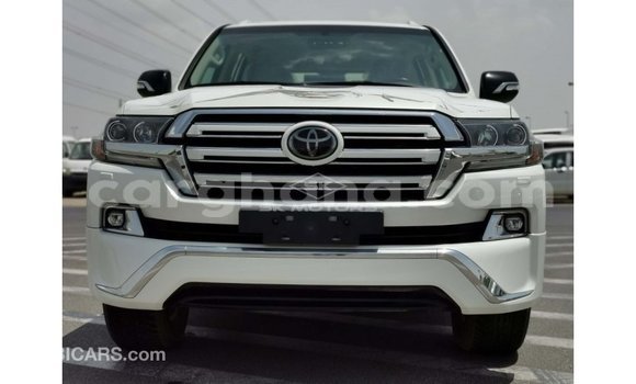 Buy Import Toyota Land Cruiser White Car in Import - Dubai in Ashanti Buy Import Toyota Land Cruiser White Car in Import - Dubai in Ashanti