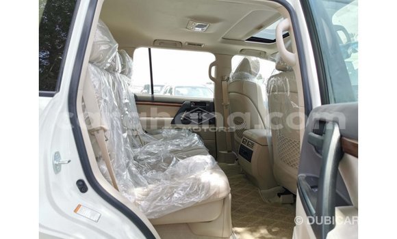 Buy Import Toyota Land Cruiser White Car in Import - Dubai in Ashanti Buy Import Toyota Land Cruiser White Car in Import - Dubai in Ashanti
