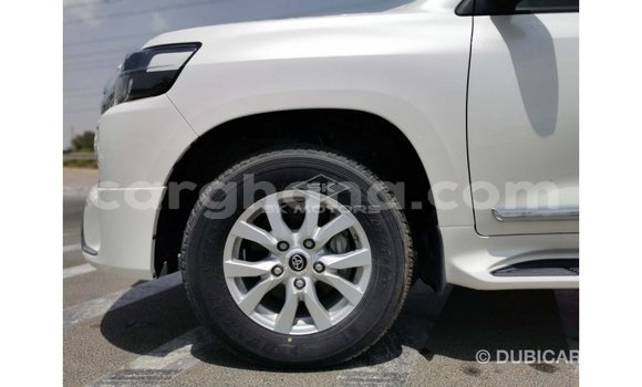 Buy Import Toyota Land Cruiser White Car in Import - Dubai in Ashanti Buy Import Toyota Land Cruiser White Car in Import - Dubai in Ashanti