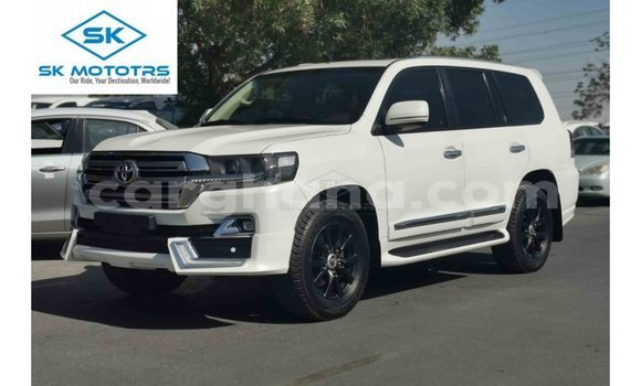 Sayi Imported Toyota Land Cruiser White Mota in Import - Dubai a Ashanti Sayi Imported Toyota Land Cruiser White Mota in Import - Dubai a Ashanti