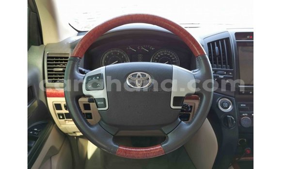 Sayi Imported Toyota Land Cruiser White Mota in Import - Dubai a Ashanti Sayi Imported Toyota Land Cruiser White Mota in Import - Dubai a Ashanti