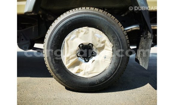 Buy Import Toyota Land Cruiser Beige Car in Import - Dubai in Ashanti Buy Import Toyota Land Cruiser Beige Car in Import - Dubai in Ashanti