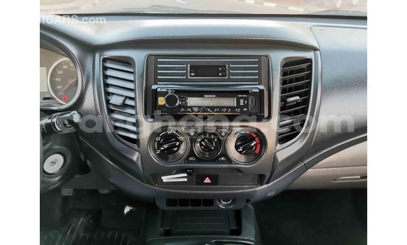 Sayi Imported Mitsubishi L200 White Mota in Import - Dubai a Ashanti Sayi Imported Mitsubishi L200 White Mota in Import - Dubai a Ashanti