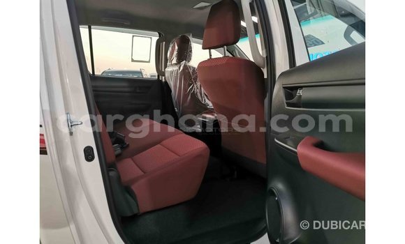 Sayi Imported Toyota Hilux White Mota in Import - Dubai a Ashanti Sayi Imported Toyota Hilux White Mota in Import - Dubai a Ashanti