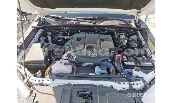Sayi Imported Toyota Hilux White Mota in Import - Dubai a Ashanti Sayi Imported Toyota Hilux White Mota in Import - Dubai a Ashanti