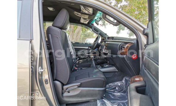 Sayi Imported Toyota Hilux Brown Mota in Import - Dubai a Ashanti Sayi Imported Toyota Hilux Brown Mota in Import - Dubai a Ashanti