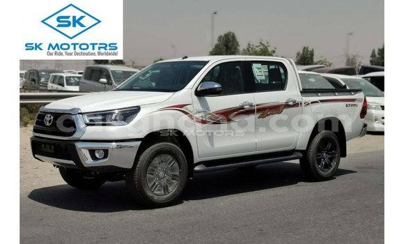 Ra Imported Toyota Hilux funfun Ọkọ̀ in Import - Dubai ni Ashanti Ra Imported Toyota Hilux funfun Ọkọ̀ in Import - Dubai ni Ashanti