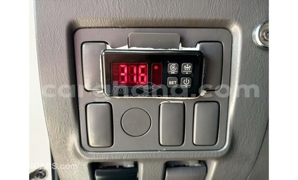 Sayi Imported Toyota Hilux White Mota in Import - Dubai a Ashanti Sayi Imported Toyota Hilux White Mota in Import - Dubai a Ashanti