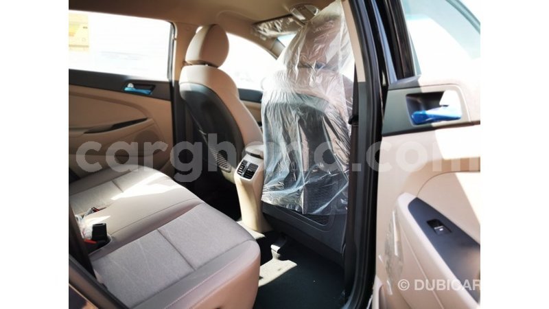 Big with watermark hyundai tucson ashanti import dubai 25797