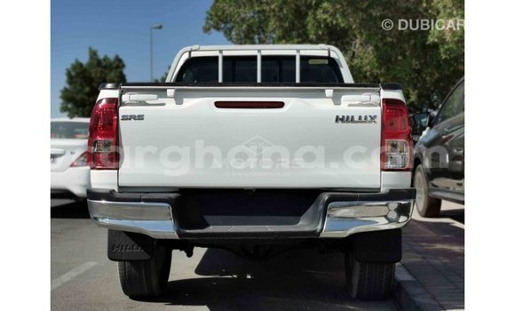 Sayi Imported Toyota Hilux White Mota in Import - Dubai a Ashanti Sayi Imported Toyota Hilux White Mota in Import - Dubai a Ashanti