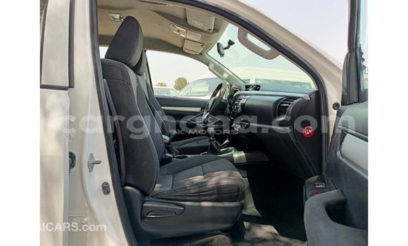 Buy Import Toyota Hilux White Car in Import - Dubai in Ashanti Buy Import Toyota Hilux White Car in Import - Dubai in Ashanti