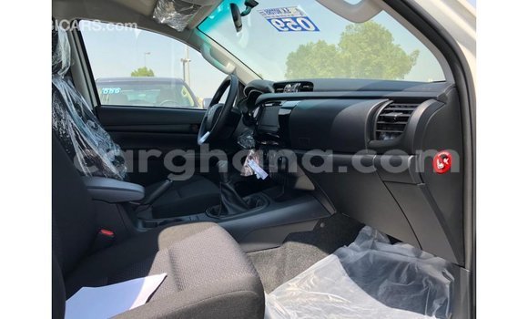 Ra Imported Toyota Hilux funfun Ọkọ̀ in Import - Dubai ni Ashanti Ra Imported Toyota Hilux funfun Ọkọ̀ in Import - Dubai ni Ashanti