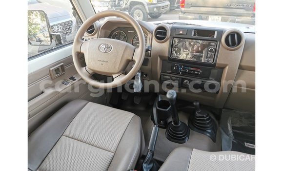 Ra Imported Toyota Land Cruiser funfun Ọkọ̀ in Import - Dubai ni Ashanti Ra Imported Toyota Land Cruiser funfun Ọkọ̀ in Import - Dubai ni Ashanti