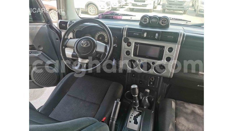 Big with watermark toyota fj cruiser ashanti import dubai 25852