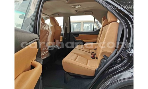 Ra Imported Toyota Fortuner funfun Ọkọ̀ in Import - Dubai ni Ashanti Ra Imported Toyota Fortuner funfun Ọkọ̀ in Import - Dubai ni Ashanti