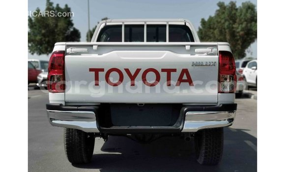 Buy Import Toyota Hilux White Car in Import - Dubai in Ashanti Buy Import Toyota Hilux White Car in Import - Dubai in Ashanti