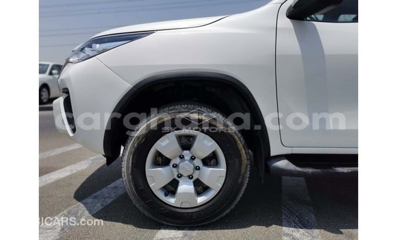 Ra Imported Toyota Fortuner funfun Ọkọ̀ in Import - Dubai ni Ashanti Ra Imported Toyota Fortuner funfun Ọkọ̀ in Import - Dubai ni Ashanti