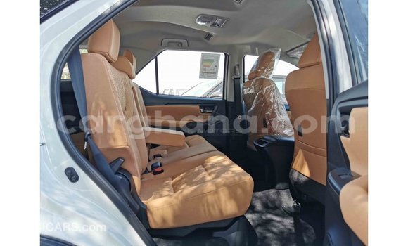 Ra Imported Toyota Fortuner funfun Ọkọ̀ in Import - Dubai ni Ashanti Ra Imported Toyota Fortuner funfun Ọkọ̀ in Import - Dubai ni Ashanti