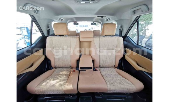 Ra Imported Toyota Fortuner funfun Ọkọ̀ in Import - Dubai ni Ashanti Ra Imported Toyota Fortuner funfun Ọkọ̀ in Import - Dubai ni Ashanti