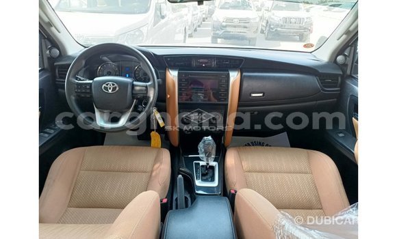 Sayi Imported Toyota Fortuner White Mota in Import - Dubai a Ashanti Sayi Imported Toyota Fortuner White Mota in Import - Dubai a Ashanti