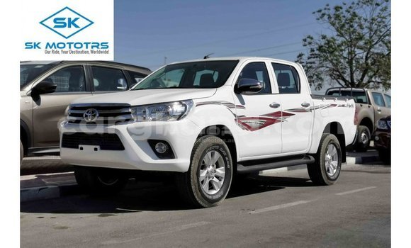 Sayi Imported Toyota Hilux White Mota in Import - Dubai a Ashanti Sayi Imported Toyota Hilux White Mota in Import - Dubai a Ashanti