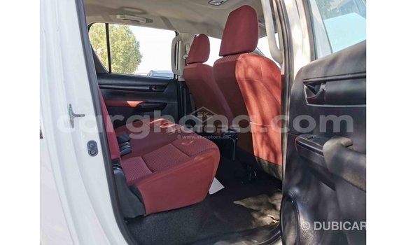 Sayi Imported Toyota Hilux White Mota in Import - Dubai a Ashanti Sayi Imported Toyota Hilux White Mota in Import - Dubai a Ashanti