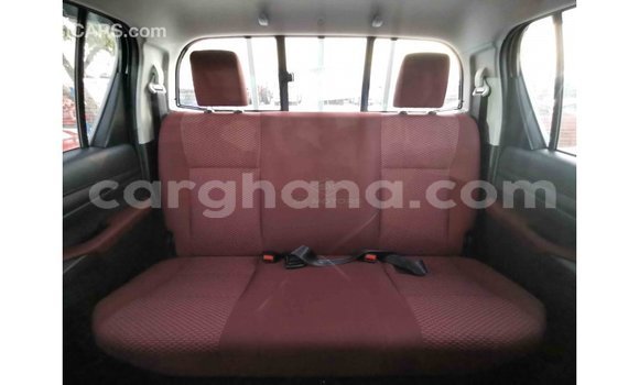 Sayi Imported Toyota Hilux White Mota in Import - Dubai a Ashanti Sayi Imported Toyota Hilux White Mota in Import - Dubai a Ashanti