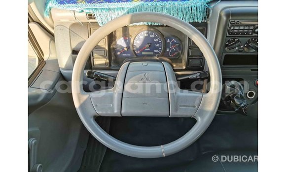 Sayi Imported Mitsubishi Fuso White Babbar mota in Import - Dubai a Ashanti Sayi Imported Mitsubishi Fuso White Babbar mota in Import - Dubai a Ashanti