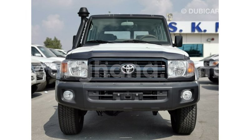 Big with watermark toyota land cruiser ashanti import dubai 25959