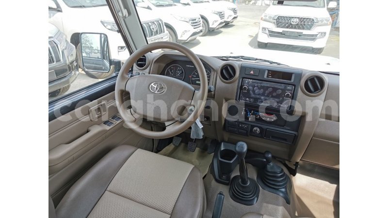 Big with watermark toyota land cruiser ashanti import dubai 25959