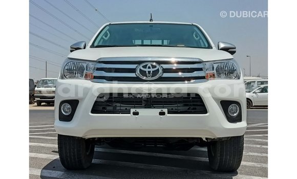 Sayi Imported Toyota Hilux White Mota in Import - Dubai a Ashanti Sayi Imported Toyota Hilux White Mota in Import - Dubai a Ashanti